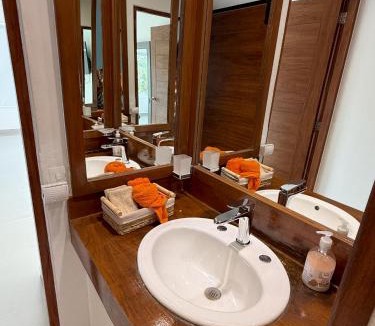 Zona Hotelera Apartment | Brisas Shores Beachfront connecting apartments, Cancun Hotel Zone