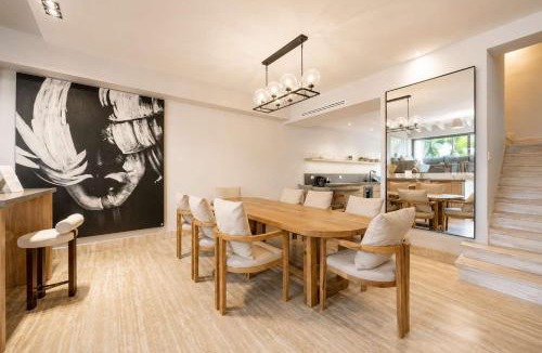 Zona Hotelera House | 4 Bedroom Villa 3 Pools in Hotel Zone