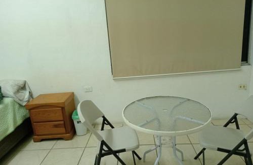 Ciudad del Carmen Apartment | RECAMARA INDEPENDIENTE con CAMA MATRIMONIAL AIRE ACONDICIONADO Y BAÑO EXCLUSIVO