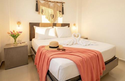 Luis Donaldo Colosio Apartment | Quiet Evenings, 1BR 2BR Suites, Pool, Kitchen WiFi AC, Beach & 5th Ave 10 Min, Supermarket 15 Min