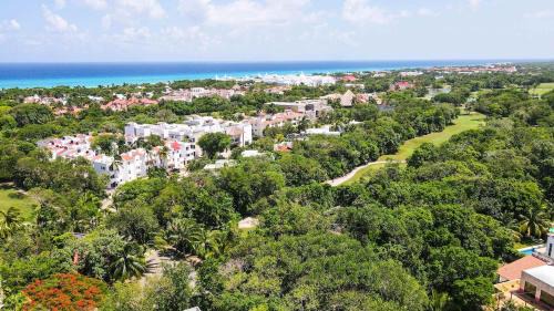 Playacar Apartment | Tropical 3Br Retreat W Pool & Beach Essentials