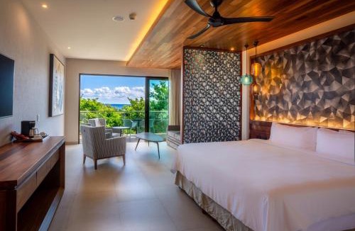 Playacar Fase II Hotel | Platinum Tower at Sandos Playacar All Inclusive 2 Teens Up to 17 years Stay Free