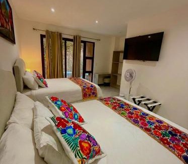 Panajachel Hotel | The Madevelyn in Atitlán