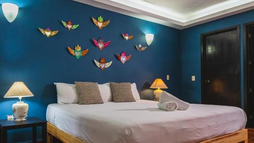 Emiliano Zapata Hotel | La Iguana Vallarta LGBT ADULTS ONLY - Romantic Zone - Party Clubbing Street