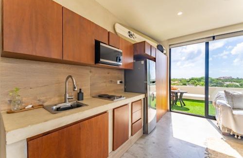 Puerto Aventuras Apartment | Private Jacuzzi, Starlink, Golf-View Terrace - Puerto Aventuras