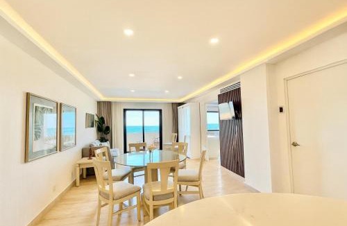 Zona Hotelera Apartment | Oceanfront Paradise in Cancun Hotel Zone