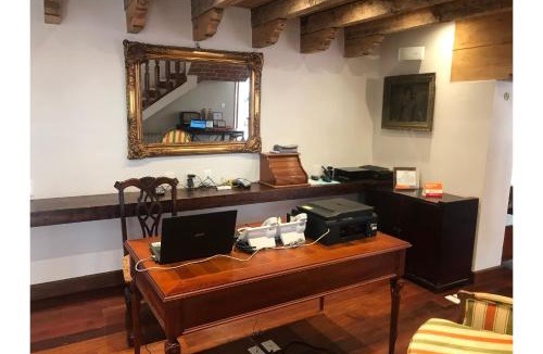 De La Merced Hotel | Hotel Casa de Familia de San Cristobal
