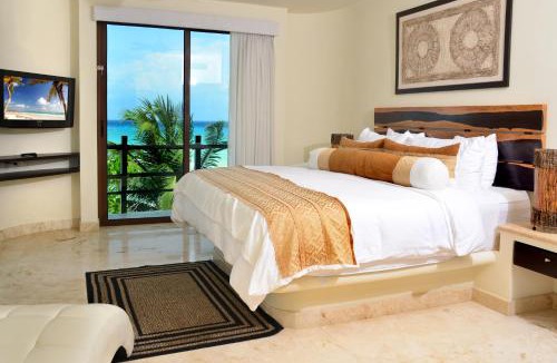 Downtown Hotel | El Taj Oceanfront and Beachside Condo Hotel