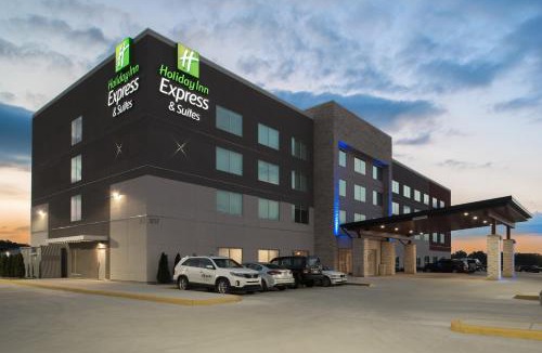 Kingdom City Hotel | Holiday Inn Express & Suites Kingdom City by IHG