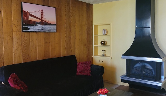Romantic 1br-1b Beverly Hills Apt in West Hollywood