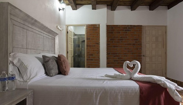 Hotel & Temazcal Hacienda maxthá in Huichapan