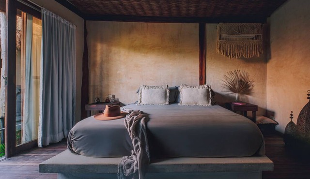 Radhoo Tulum