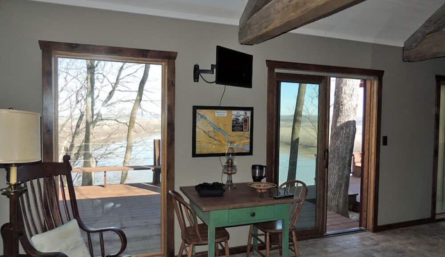 Pinckney Bend Bed & Breakfast in New Haven