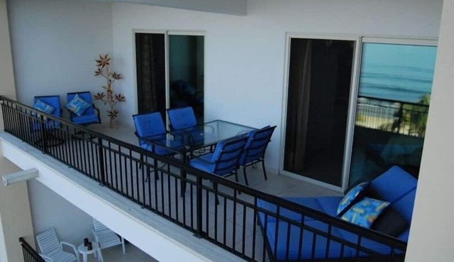 Playa Royal Oceanfront Condo in Nuevo Vallarta