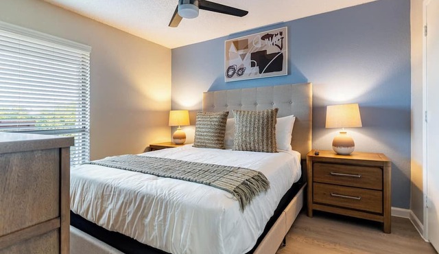 Landing Apartments Near AT&T Stadium & Six Flags in Arlington