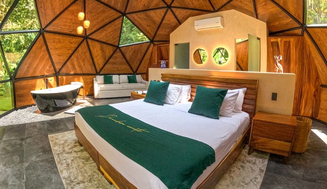 Cabo Real Luxury Glamping in Las Juntas y los Veranos