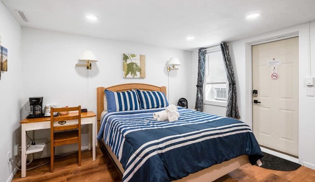 South Arm Retreats Standard Room 4 in East Jordan