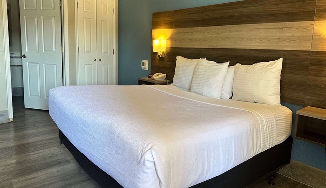 Days Inn by Wyndham San Diego Vista in Vista