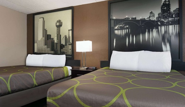 Super 8 by Wyndham Grand Prairie North in Grand Prairie