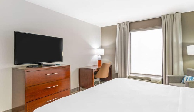Comfort Inn Near Six Flags St. Louis in Pacific