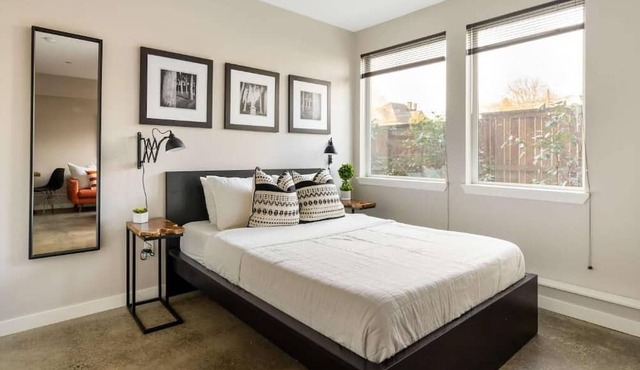 The Asylum by Stay Portland - Hawthorne in Portland