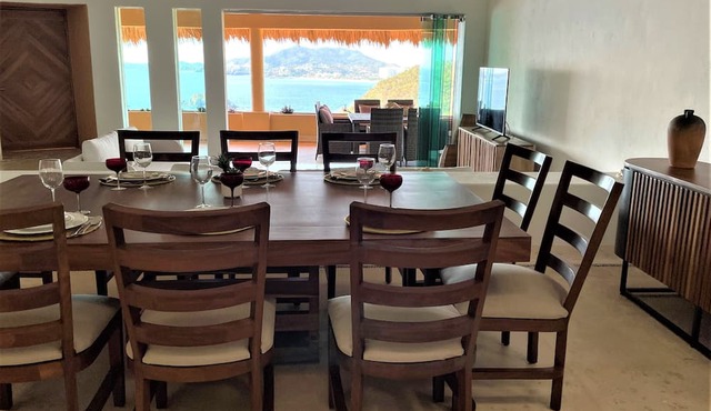 Great luxurious penthouse with private roof top pool lounge and spectacular view in Ixtapa Zihuatanejo