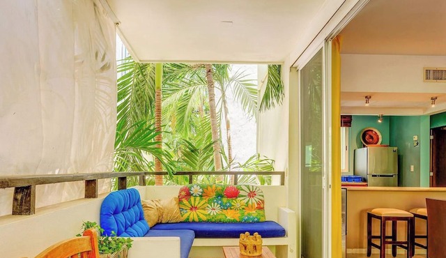 Central Condo: Pool, Steps to 5th Ave & Beach in Playa del Carmen