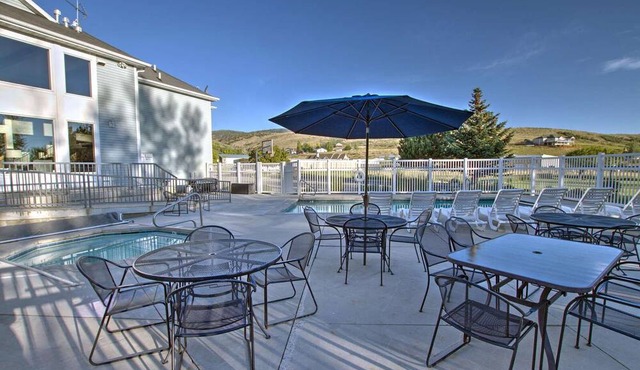 Modern Huge Home! 11,500 sq. ft! Family Reunions or Big Group! Perfect Location in Garden City