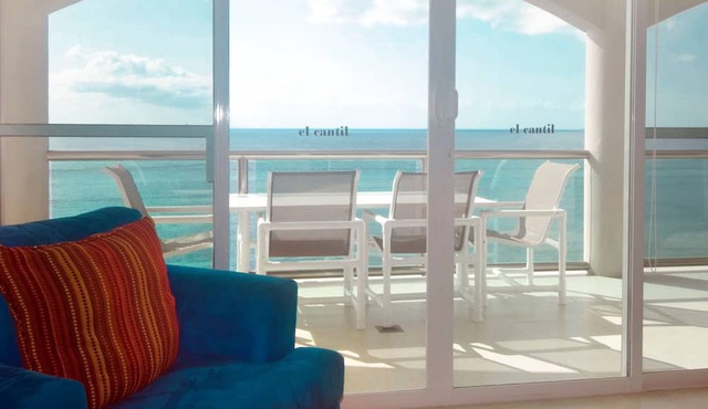 Luxurious 6th floor Oceanfront Condo El Cantil 6CN