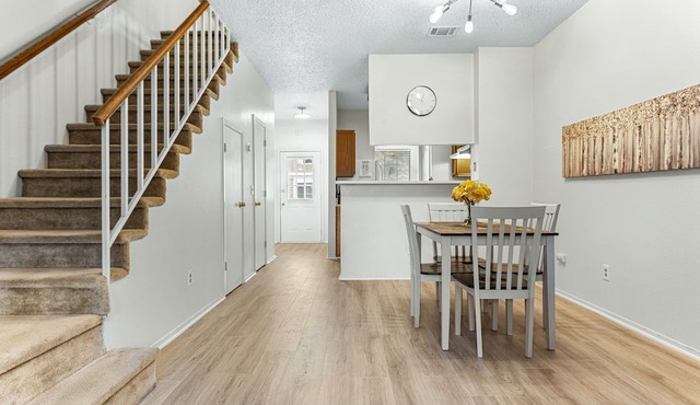 2-Bedroom Condo in Plano Sleeps Up to 6 in Plano