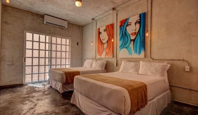 Comfortable apartment only 3 blocks from 5th av