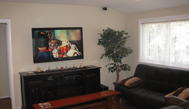 STUNNING Hollywood Hills Home. Celebrity Area, GREAT VIEWS and AWESOME REVIEWS in Los Angeles