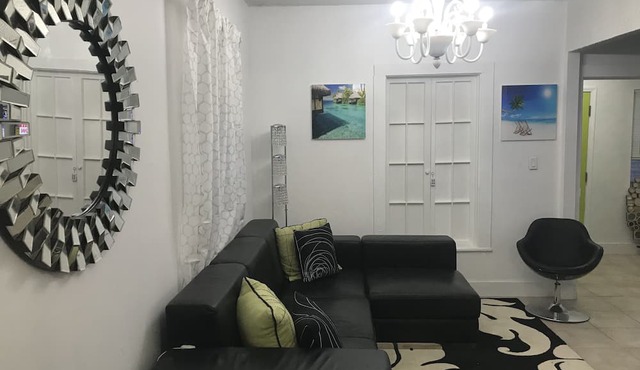 Cozy 4 Bdrm 2Bath Home close to Design District, Wynwood #ArtBasel #MiamiBeach in Miami