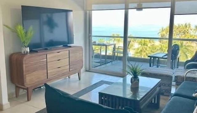 Breathtaking Villa Magna Beachfront Condo, 3 Bedrooms Sleeps 6 in Nuevo Vallarta
