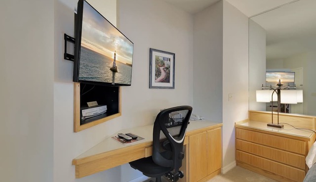 Private Mt. Bachelor Village suite in Bend with access to resort hot tubs/pool in Bend