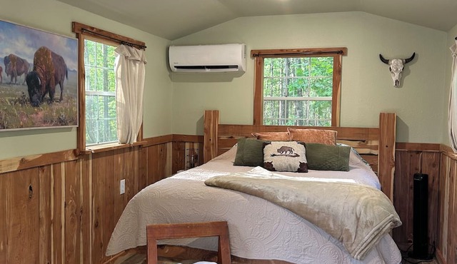 Cozy 1-bedroom cabin in quiet campground surrounded by nature. in Mountain View