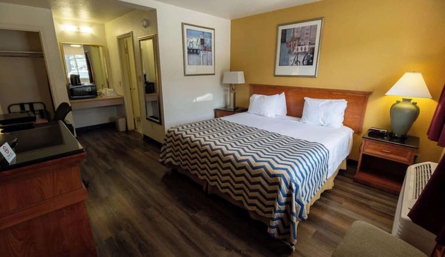 King Bed Non-Smoking in Pendleton OR