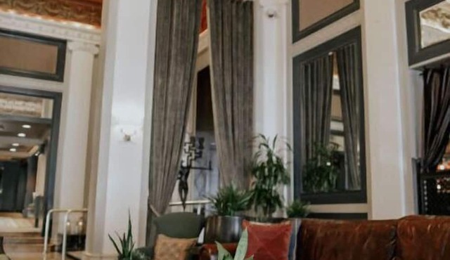 Deluxe Queen Room Near Boutiques and Art Galleries in Portland