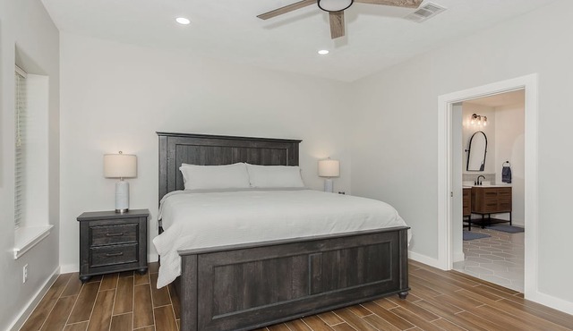 Rancho Dos Lunas Newly renovated 40 acre ranch only 14 miles from Texas A&M in Bryan