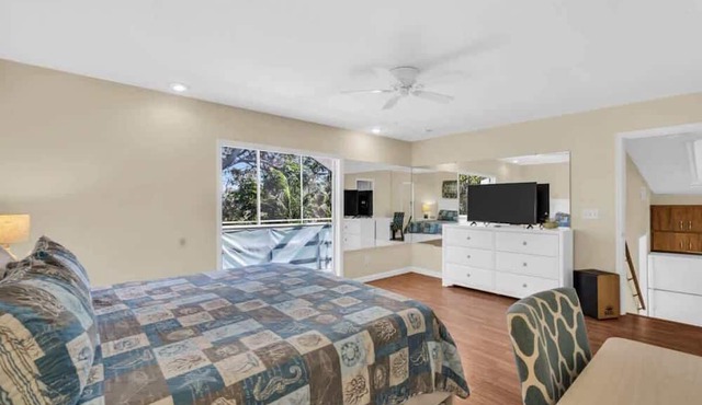 Nokomis Beach House: Heated Pool, 5min to Beach in Nokomis
