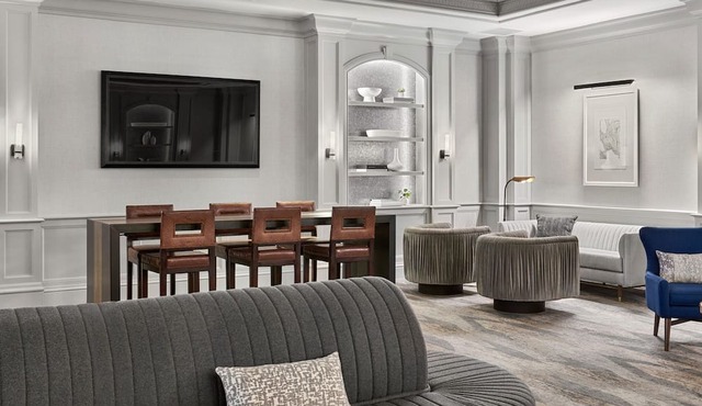 Vibrant Urban Retreat with Nightly Wine Hour | 1 Queen Bed Near Larimer Square in Denver