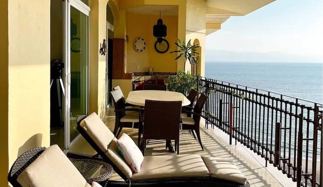 Beachfront Penthouse stunning views in Puerto Vallarta