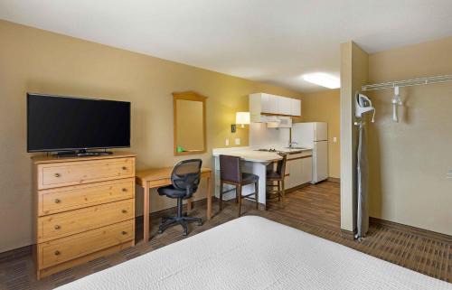 Extended Stay America Suites - St Louis - Westport - Central in Maryland Heights