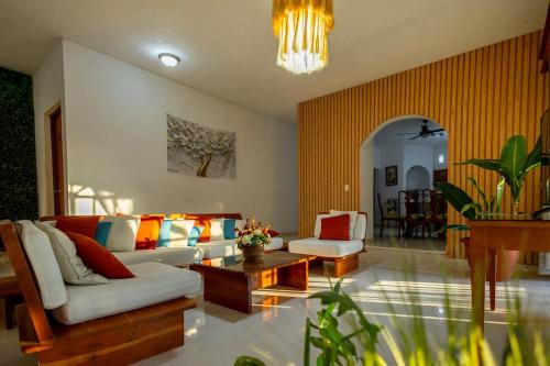 Casa Amplia, 4 Hab con Alberca, Gym y Terraza in Mérida
