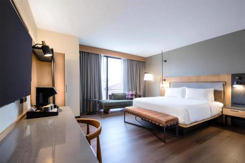 The Key Hotel Dubuque, Tapestry Collection By Hilton in Dubuque