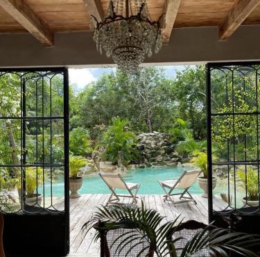 Luxury Jungle villa with cenote pool near Tulum