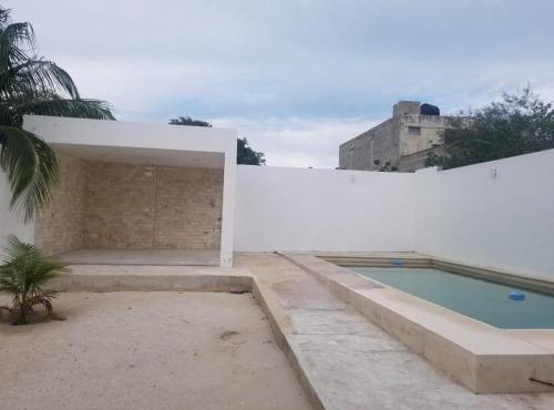 Minimalist house with pool and patio in Merida
