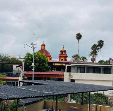 Sol de Peña Apartment with balcony and downtown view in Queretaro