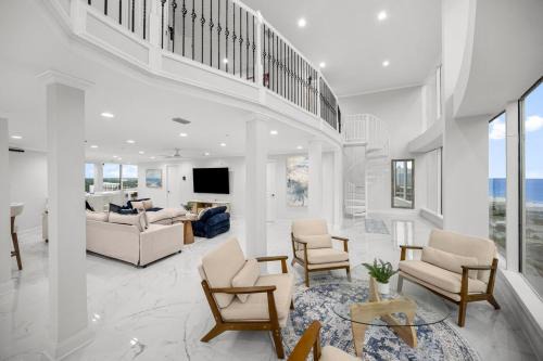 Emerald Coast Penthouse Luxury Walk to Beach in Panama City Beach