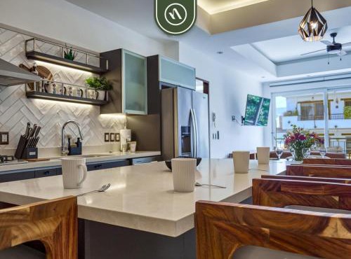 Amazing 2 BR Condo in Versalles - Rooftop Pool in Puerto Vallarta